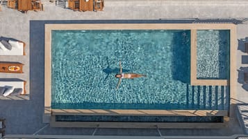 Piscine extérieure (ouverte en saison)