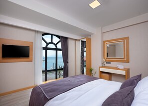 Suite Sea View | Allergiatestatut vuodevaatteet, minibaari (osa tuotteista ilmaisia)