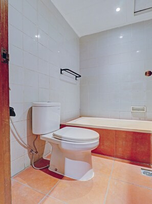 Superior Twin Room | Bathroom