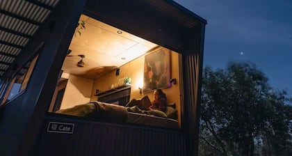 Cate · Cate the Tiny Cabin in Esperance