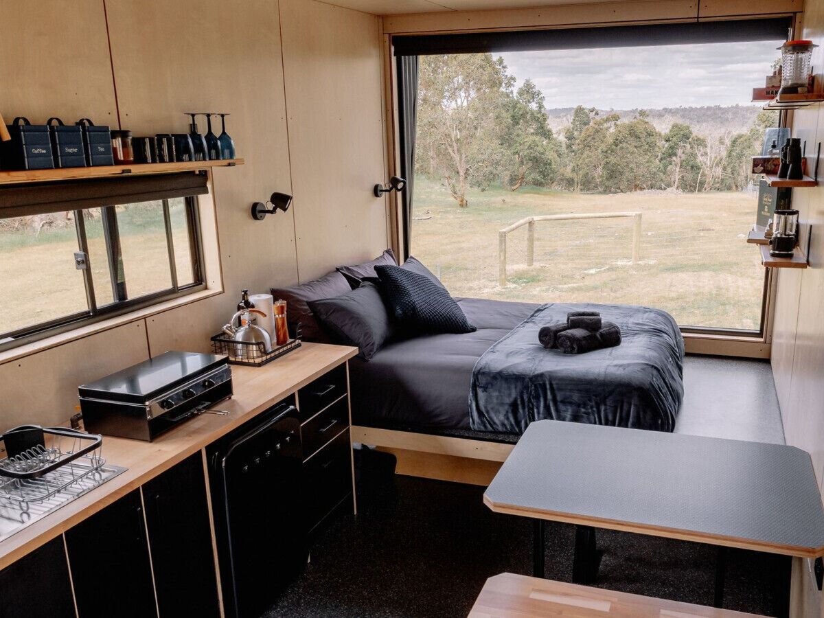 1 bedroom, travel crib, bed sheets, wheelchair access