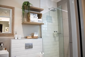 Luxury-Doppelzimmer | Schreibtisch, Bügeleisen/Bügelbrett, kostenloses WLAN, Bettwäsche