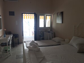 Basic Studio, 1 Bedroom, Garden View - Aphrodites Apartments (Syros)