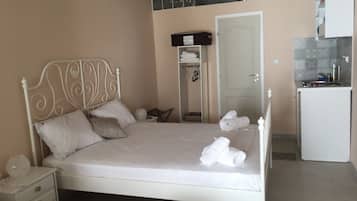 In-room safe, desk, blackout drapes, soundproofing