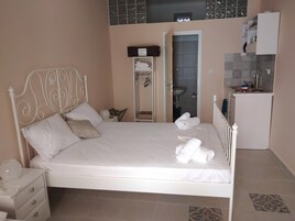 In-room safe, desk, blackout drapes, soundproofing