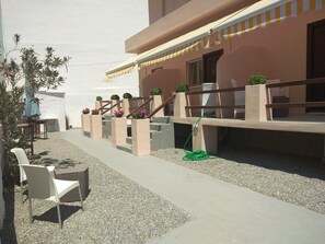 Exterior -  Aphrodites Apartments (Syros)