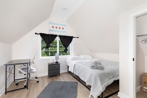 1 bedroom, desk, iron/ironing board, WiFi