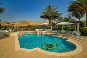 Outdoor pool - Spacious studio in Hollister (Hollister)