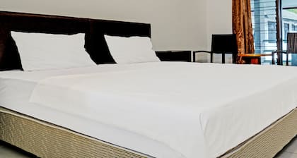 OYO 92324 Hotel Sinar Rejeki