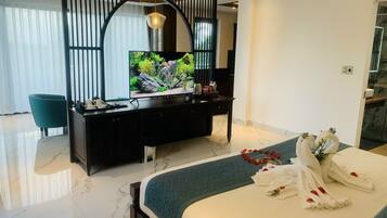 Luxury Studio Suite, 1 Bedroom | Soundproofing, free WiFi, bed sheets