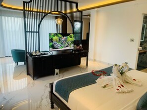 Luxury Studio Suite, 1 Bedroom | Soundproofing, free WiFi, bed sheets - Blue Sea Hue Hotel (Hue)