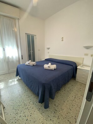 Desk, soundproofing, free WiFi - B&B HOTEL LUCCIOLA (Cattolica)