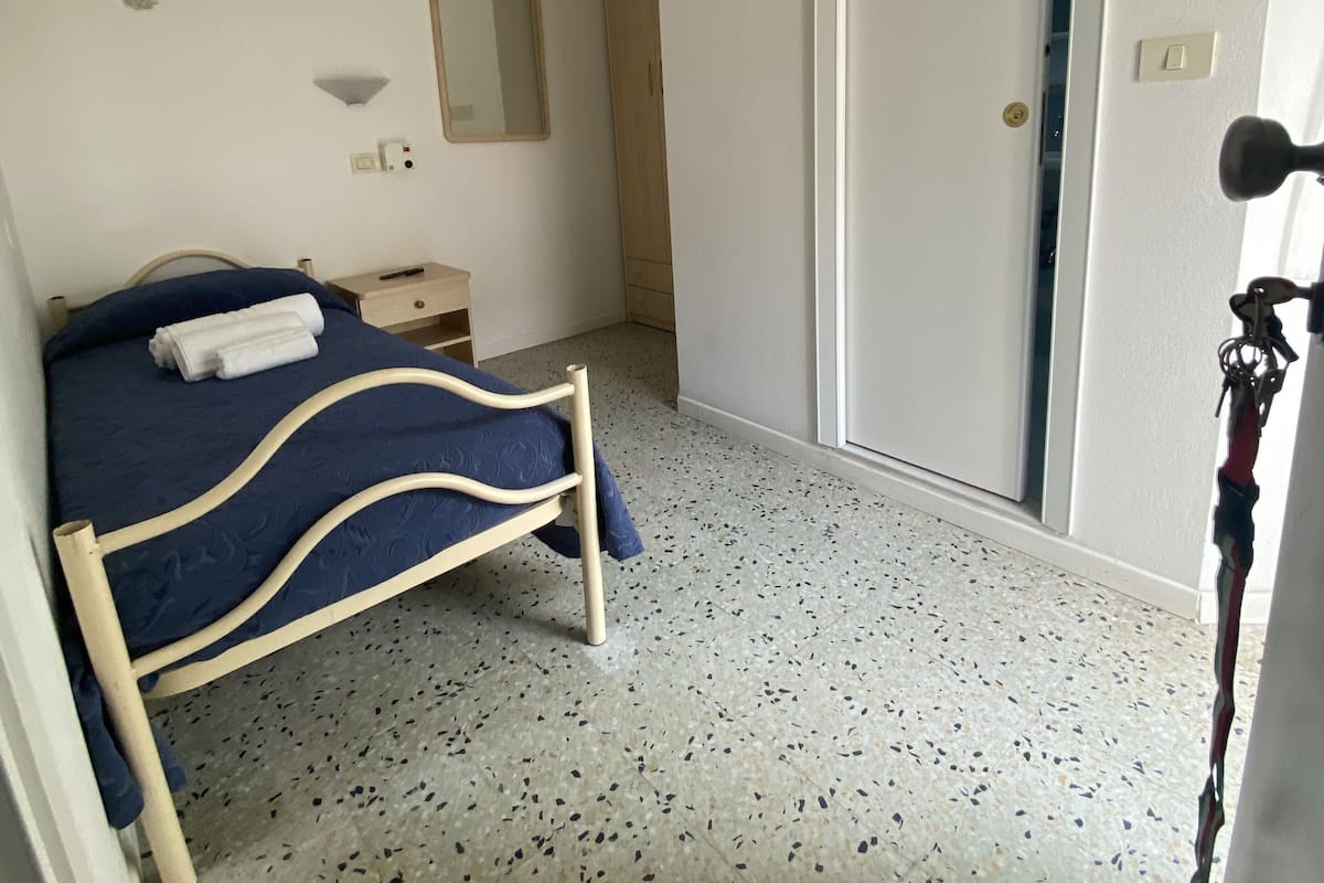 Singola Comfort | Una scrivania, insonorizzazione, Wi-Fi gratuito