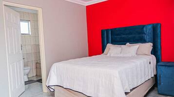 Escrivaninha, Wi-Fi de cortesia, roupa de cama