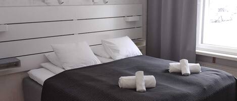 2 bedrooms, desk, iron/ironing board, travel cot