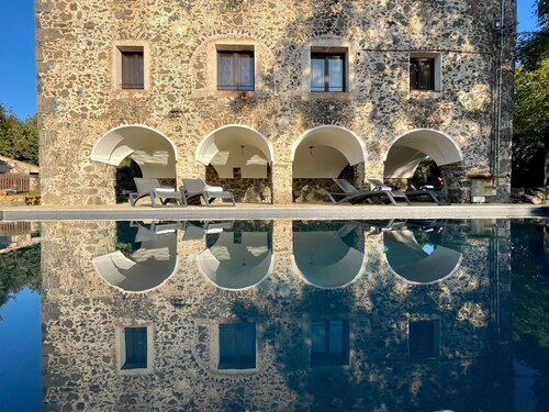 Tranquil countryside property, with private swimming pool and terrace with views