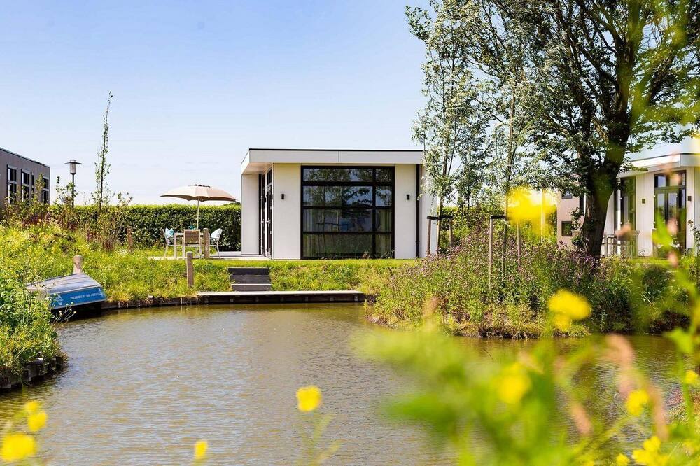 ✓ Module Special at Parc de IJsselhoeve ✓ Holiday home for 6 persons ✓ Located in Nieuwerkerk aan den IJssel (Zuid-Holland) ✓ Holiday park next to the IJssel ✓ Book directly through the park