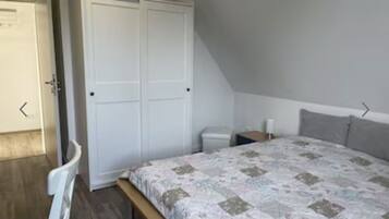 1 chambre, fer et planche Ă  repasser, Wi-Fi, draps fournis