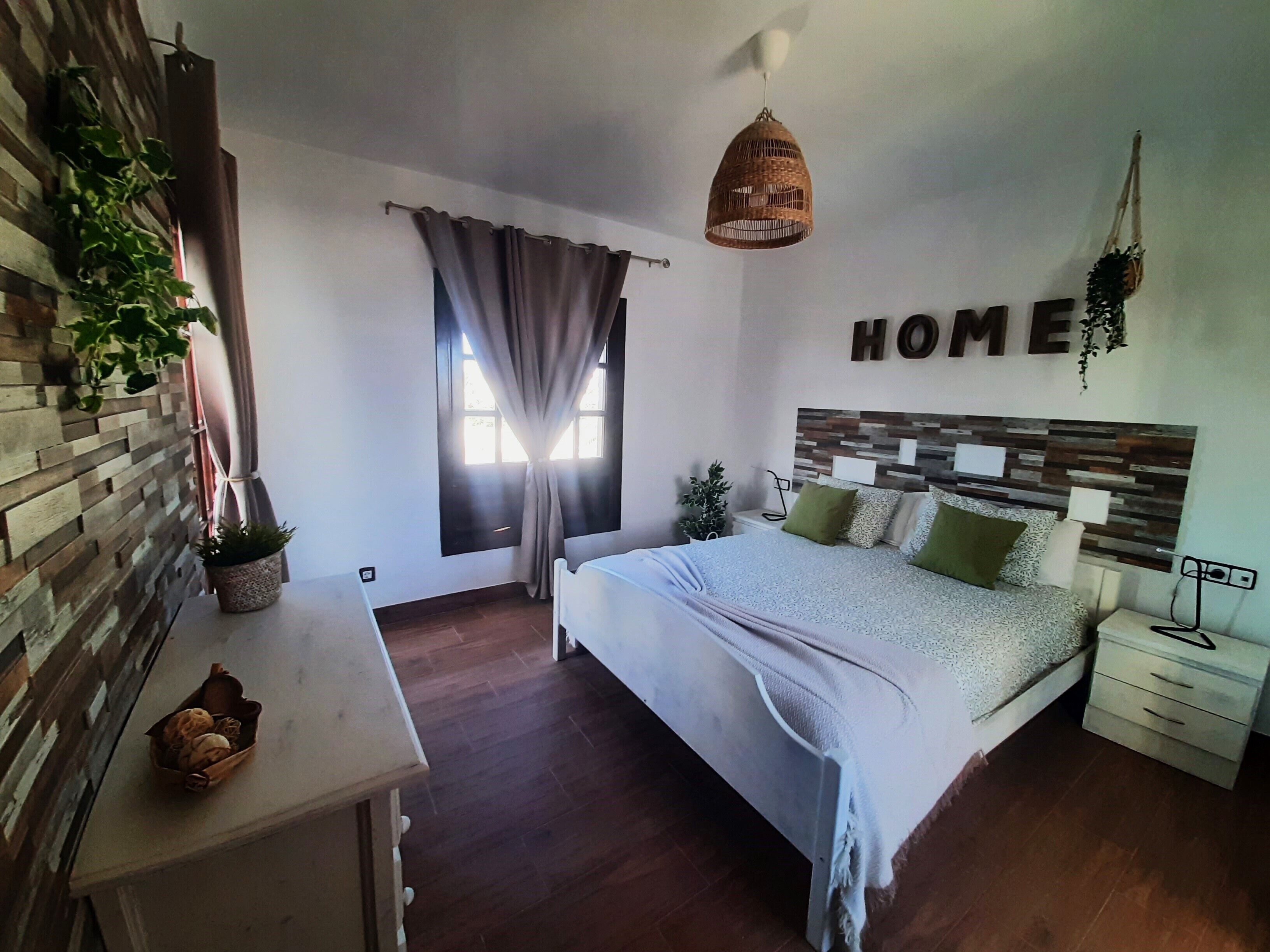 2 chambres, fer et planche à repasser, lit parapluie, Wi-Fi gratuit
