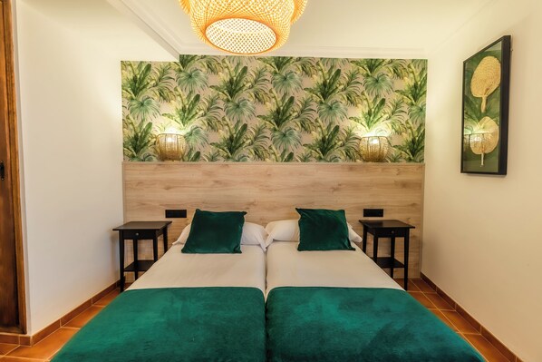 Standard-Doppelzimmer | Schreibtisch, Bettwäsche