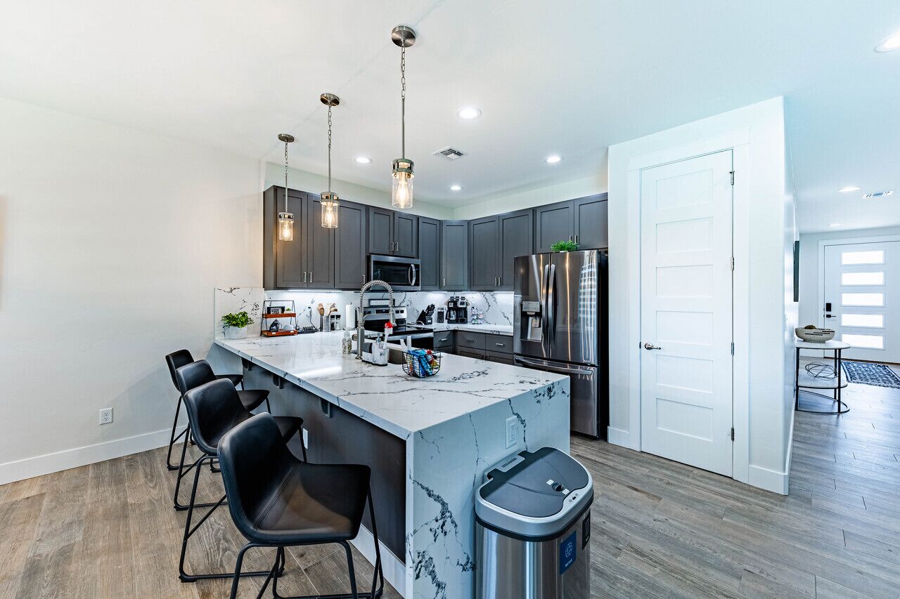 冰箱、微波炉、烤箱、炉灶