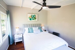 3 bedrooms, desk, iron/ironing board, cribs/infant beds