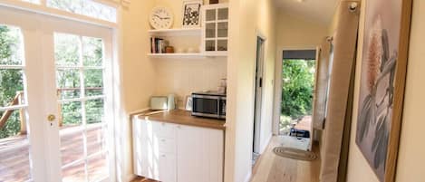 1 chambre, fer et planche à repasser, Wi-Fi gratuit, draps fournis