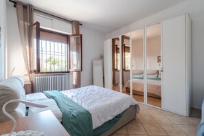3 quartos, ferros/tábuas de passar roupa, Wi-Fi de cortesia
