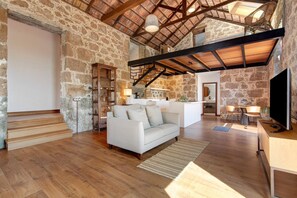 TV - Country House 'El Pozo - Finca La Suerte Grande' with Private Pool, Terrace & Wi-Fi (Telde)