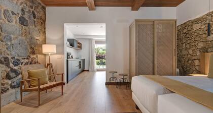 Country House 'Iris - Finca La Suerte Grande' with Mountain Views and Wi-Fi
