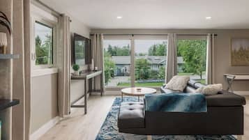 TV, fireplace, offices