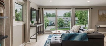 Beautiful 3BDR Home steps away from Parks & Trails