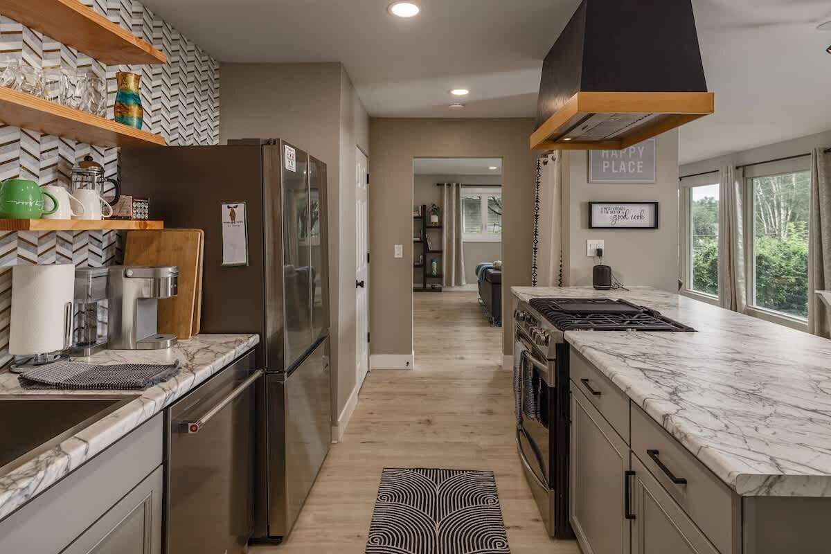 Refrigerador, microondas, horno y parrilla de estufa 