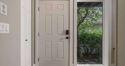 Beautiful 3BDR Home steps away from Parks & Trails
