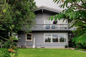 Exterior - Beautiful 3BDR Home steps away from Parks & Trails (Anchorage)