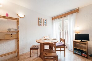 Dining - Ideal Studio in Barèges for Skiing, Hiking, and Spa Treatments (Barèges)
