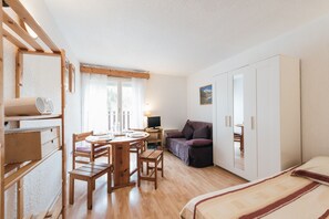 Télévision, chaîne hi-fi