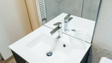 Een douche, een haardroger