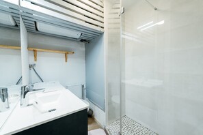 Shower, hair dryer - Ideal Studio in Barèges for Skiing, Hiking, and Spa Treatments (Barèges)