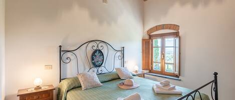 2 chambres, bureau, Wi-Fi gratuit, draps fournis