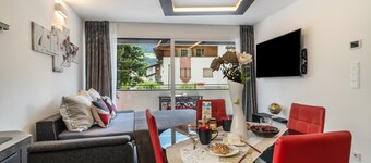 "Il Cuore Rosso" holiday flat - new build in the centre with mountain views, balcony and AC