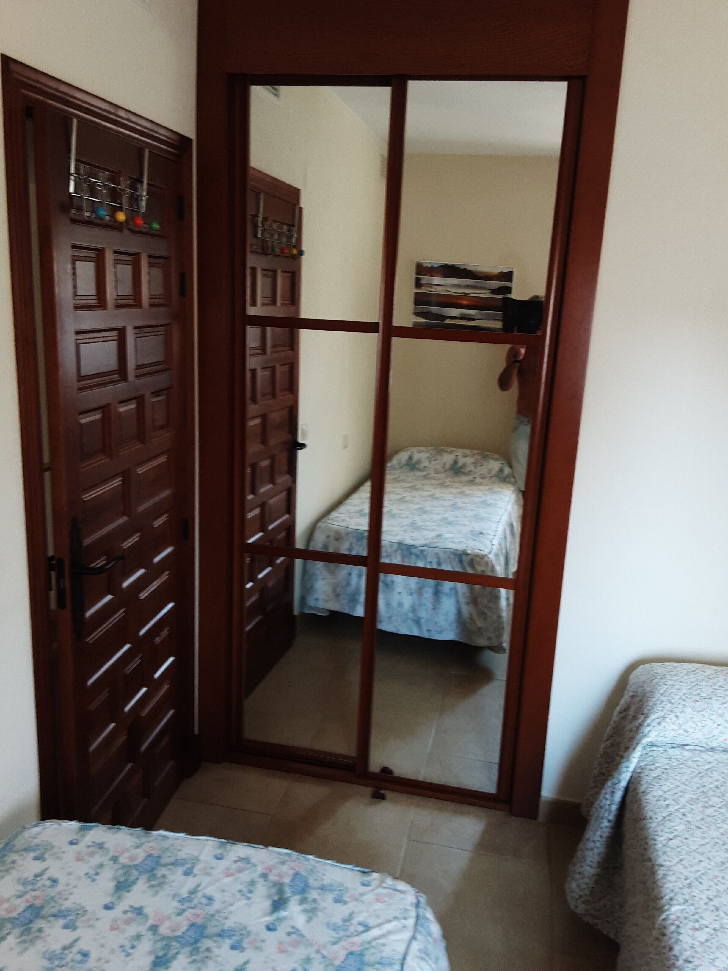 3 bedrooms, iron/ironing board, bed sheets