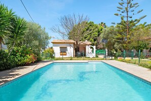 Pool - Holiday Home "Casa Paqui 1" with Shared Fenced Pool & Wi-Fi (Conil)
