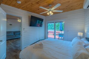 4 bedrooms, iron/ironing board, travel cot, free WiFi