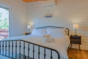 4 bedrooms, iron/ironing board, travel crib, free WiFi