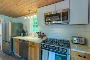 Fridge, microwave, oven, stovetop - Blackberry Bungalow- Waterfront, Claytor Lake Home with Dock (Hiwassee)