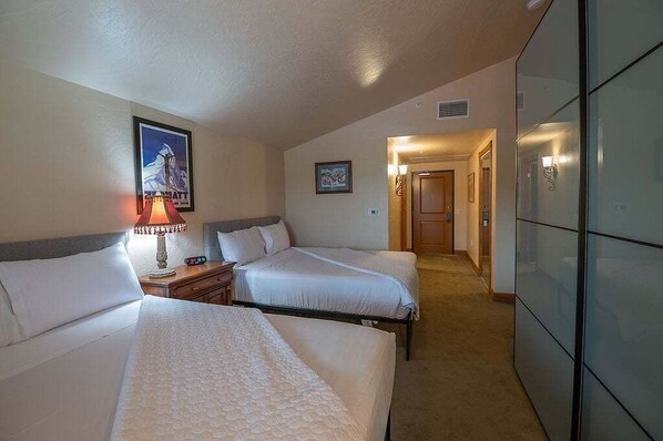 2 habitaciones, escritorio, wifi gratis y ropa de cama 