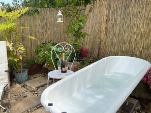 Cottage | Bathroom - Coombe Valley Shepherd's Hut (Newton Abbot)