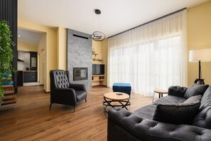 Télévision, cheminée