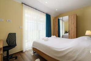 3 chambres, fer et planche à repasser, Wi-Fi gratuit, draps fournis